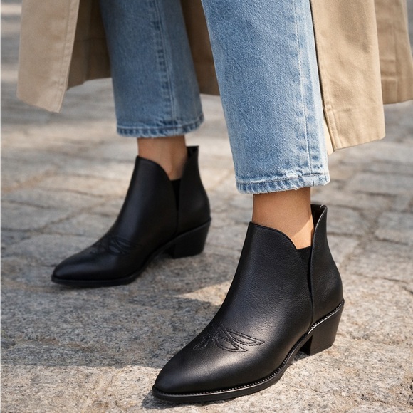 Ralph Lauren Prestyn Leather Ankle Booties - Picture 1 of 8